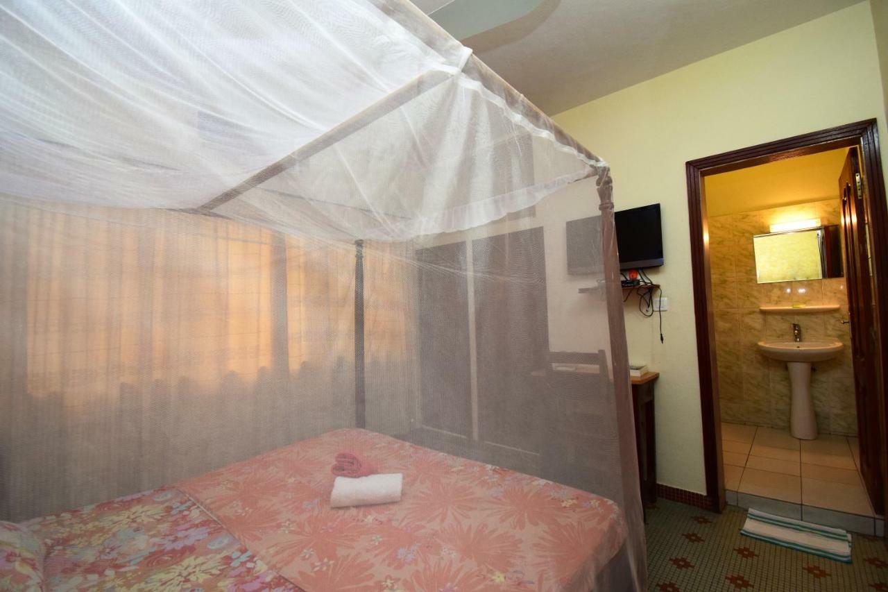 B&B Chez Rita Cotonou Bagian luar foto