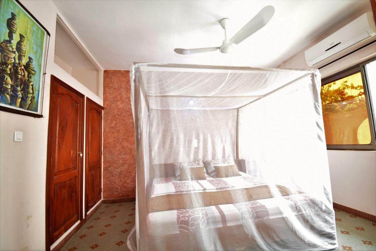 B&B Chez Rita Cotonou Bagian luar foto