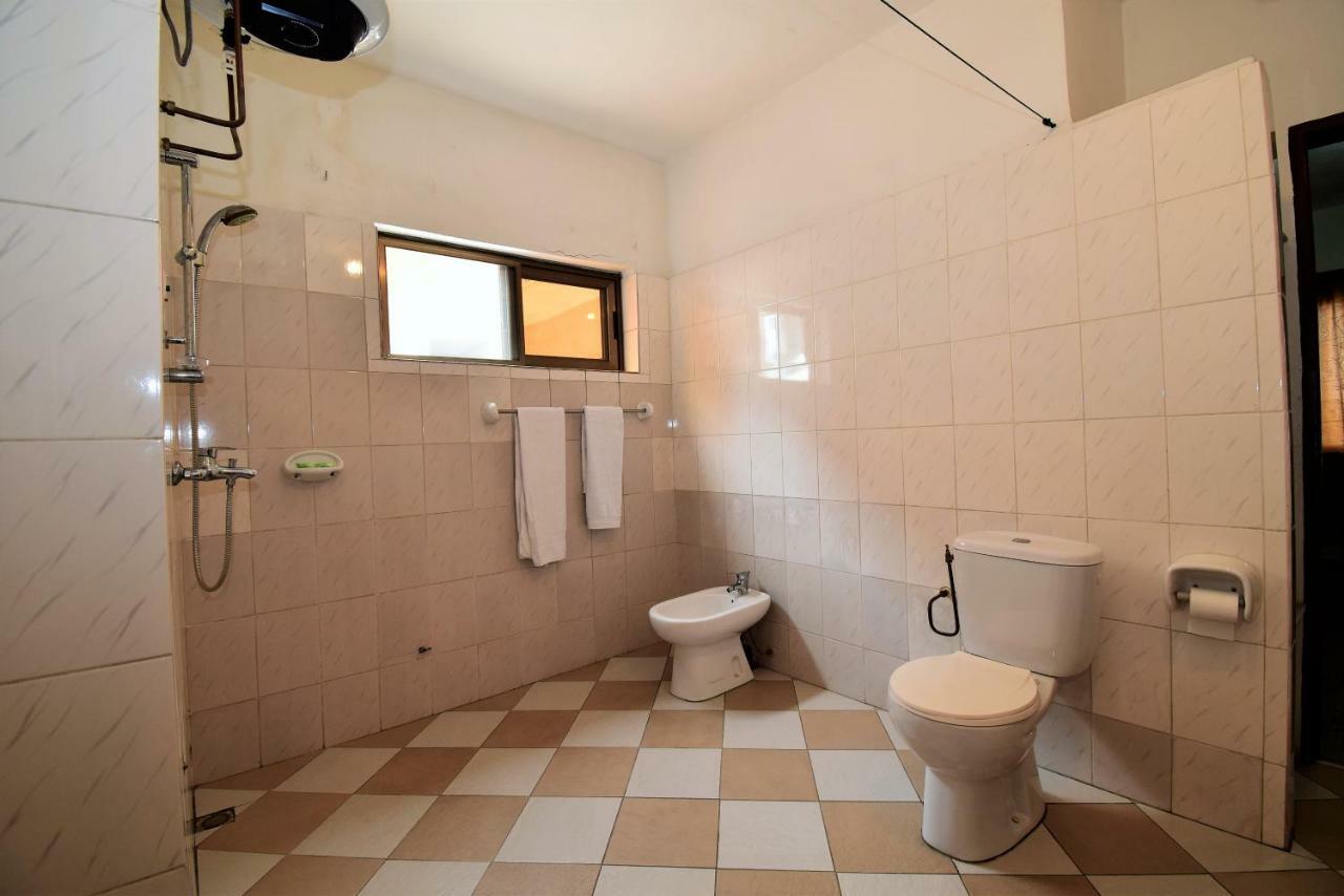 B&B Chez Rita Cotonou Bagian luar foto