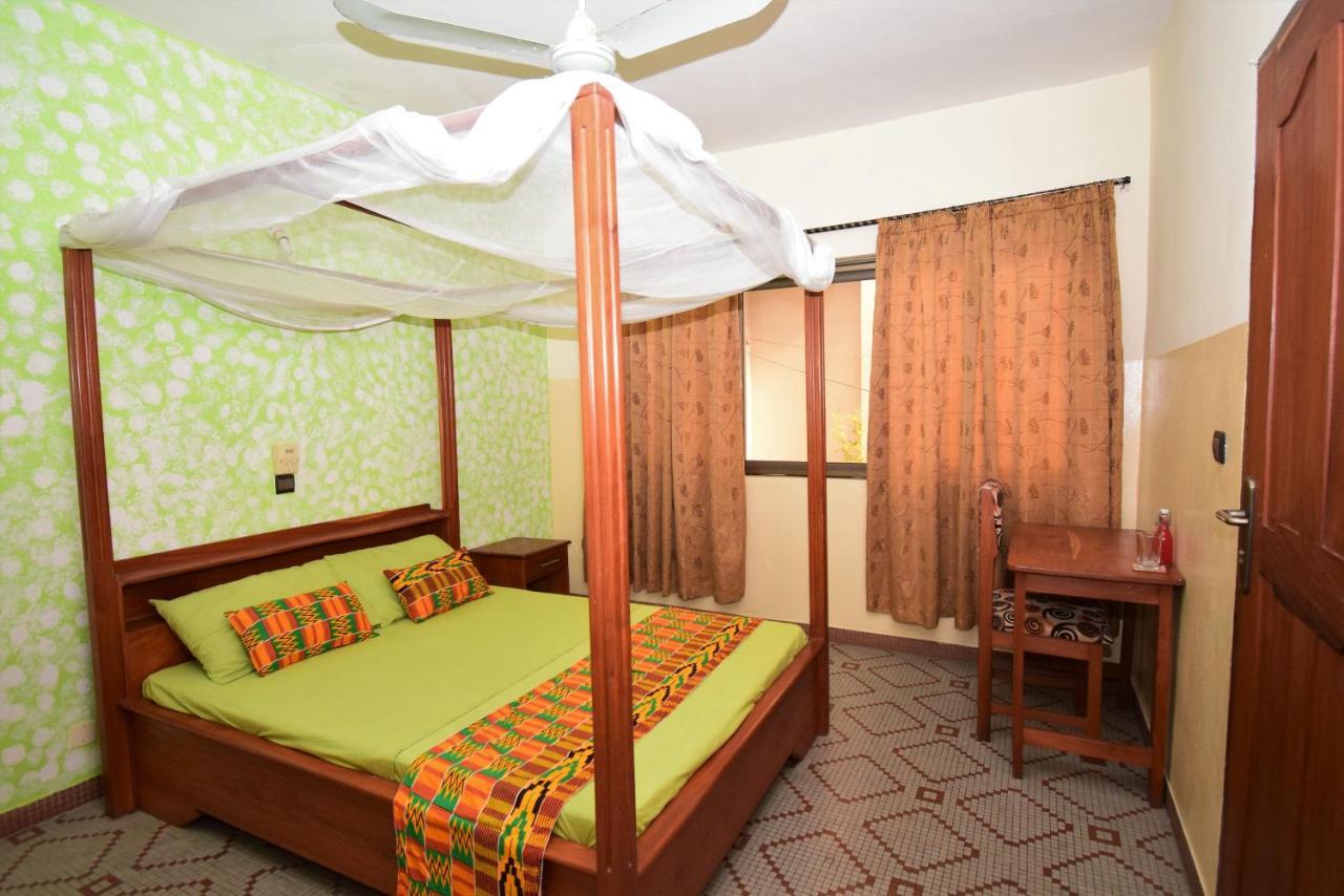 B&B Chez Rita Cotonou Bagian luar foto