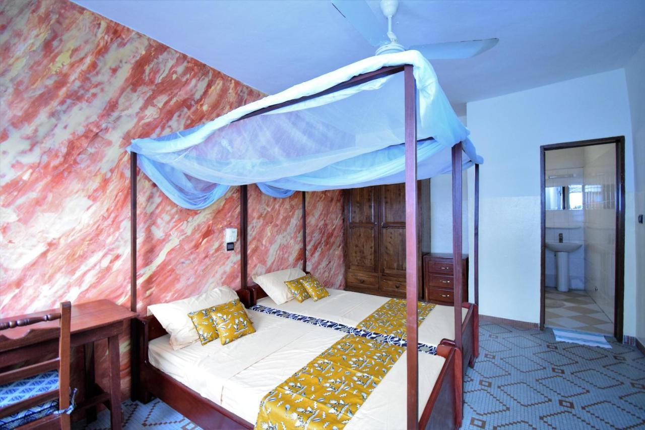 B&B Chez Rita Cotonou Bagian luar foto